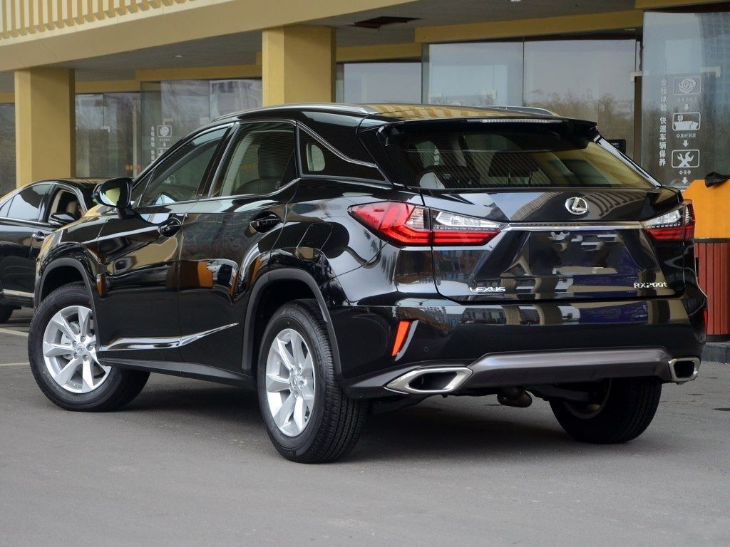 欧美饱满的凯迪拉克xt5,相比亚洲骨感的雷克萨斯rx谁更妖艳?