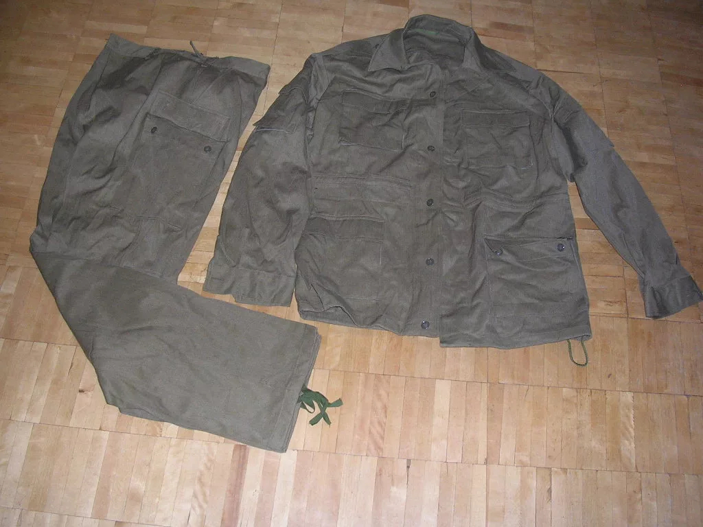 苏军82技术条件85条例野战服(俗称的阿富汗卡作训服)自1982年起在苏