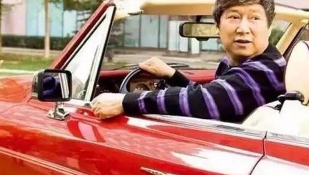 国内第一个买劳斯莱斯的人,不开公司也不上班