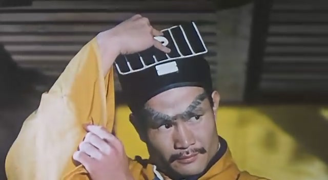 林正英,林正英凭仗一部灵幻恐惧片《僵尸师长教师》走红香港和东南亚