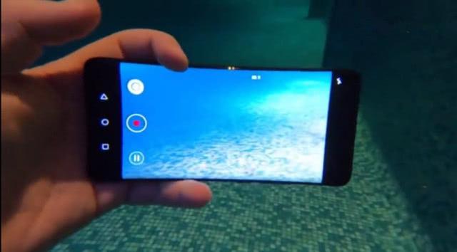 华为Mate20Pro防水等级达最高标准,国外一小