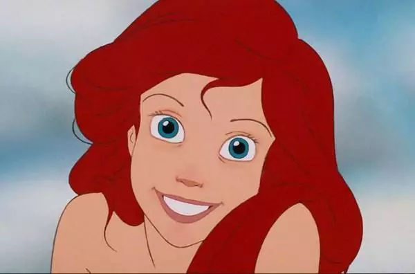 卸完妆的她小美人鱼爱丽儿:大眼红发的造型本就属于比较可爱吸引人的