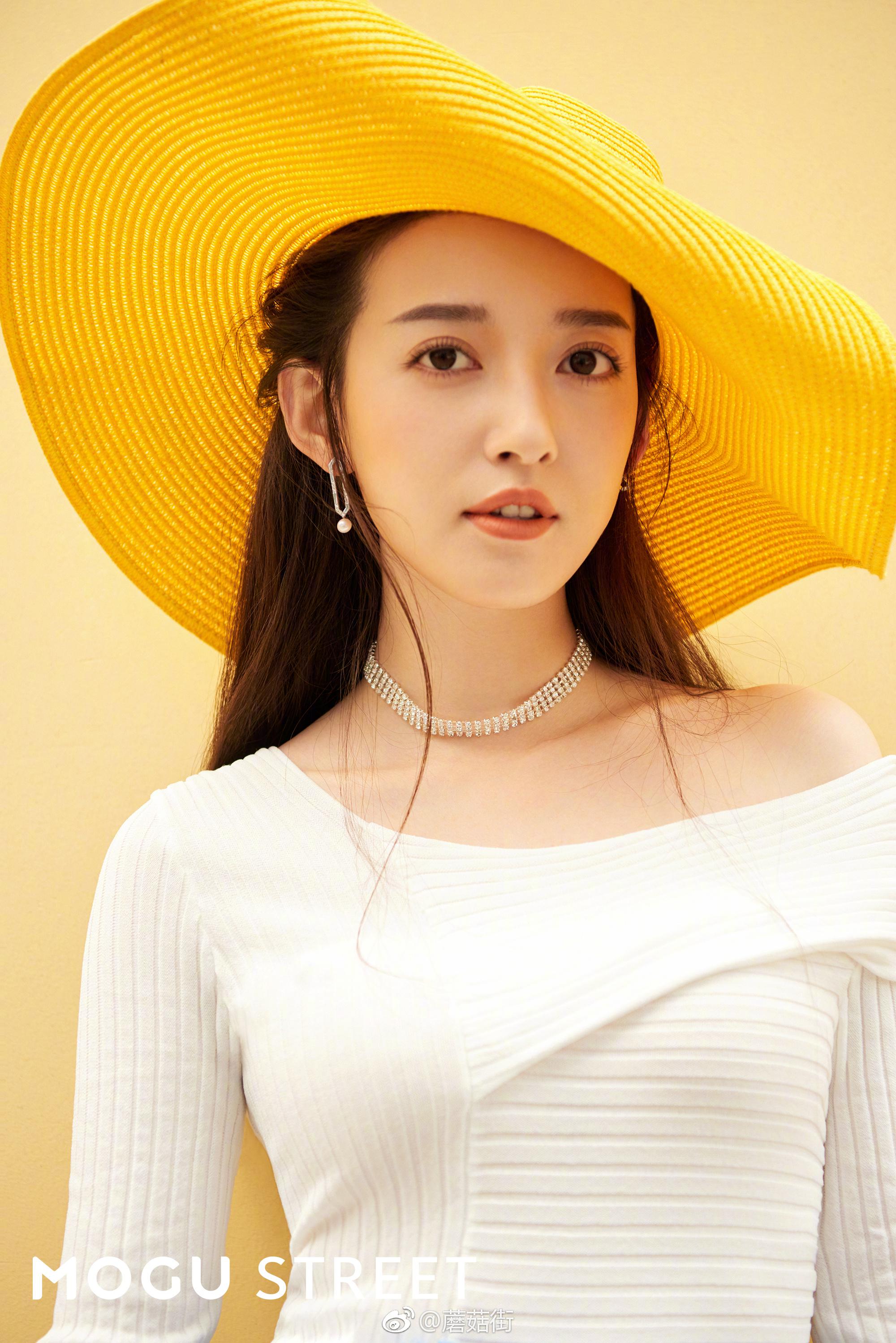 今日开机屏——@康宁connie 超清新配色加上小姐姐甜甜的笑