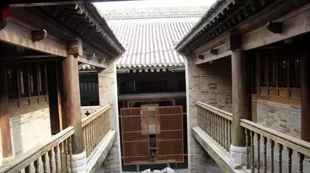 现实中的吴家大院原来是这样的, 周莹竟然有那么厉害的出身