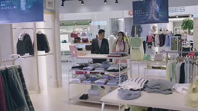 网红美女小黑,今天穿粉色裙子热舞!杭州宋城街