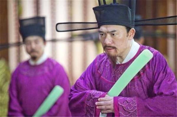 再后来,发生了一件事,就是唐中宗驾崩之后,本来中宗的遗愿是让弟弟来