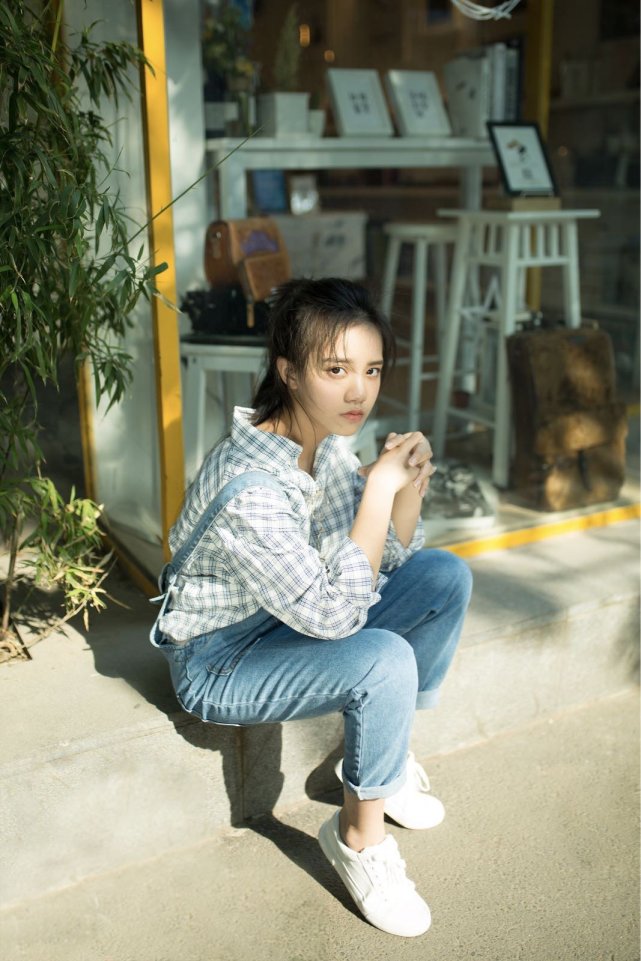 刘宸希六一写真曝光05后小戏骨尽显青春活力