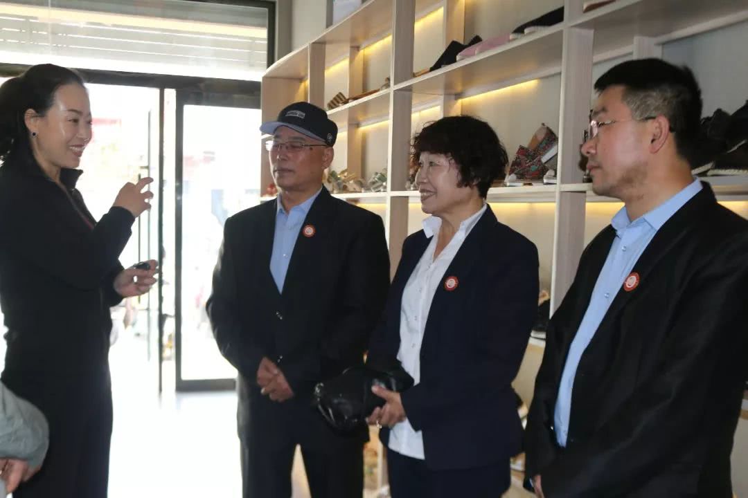 (妇儿工委主任,碌碡滩村第一书记姜芳芳讲述产品销售模式)(探讨帮扶