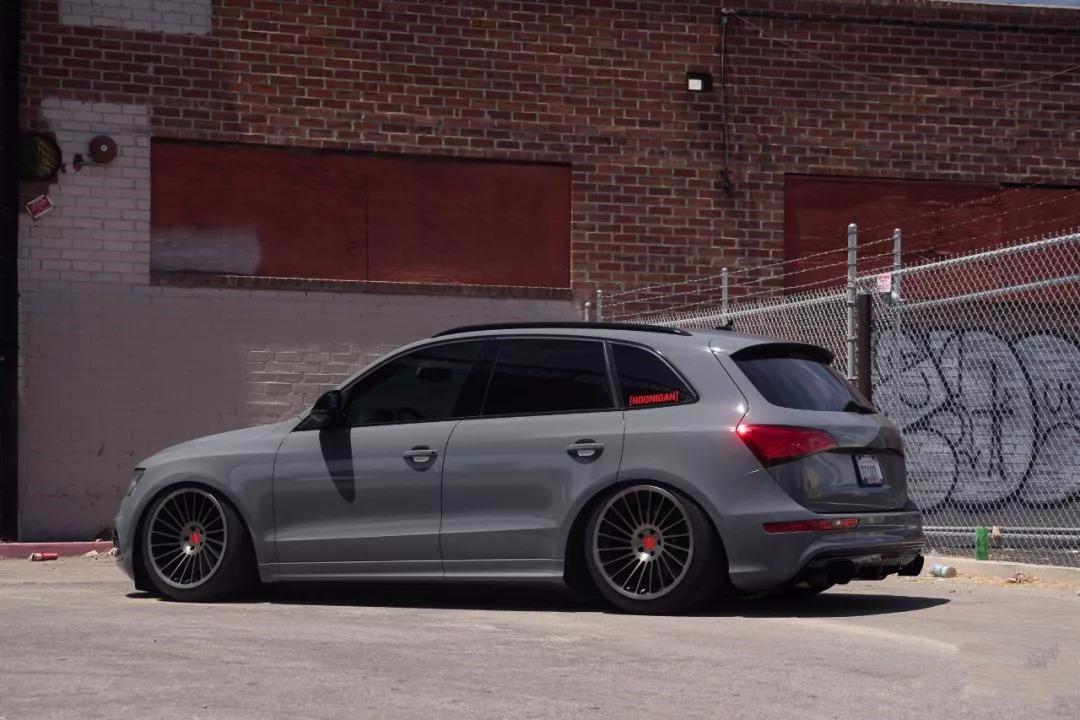 奥迪q5不务正业玩起改装,suv变身低趴就如同"瓦罐"旅行车!