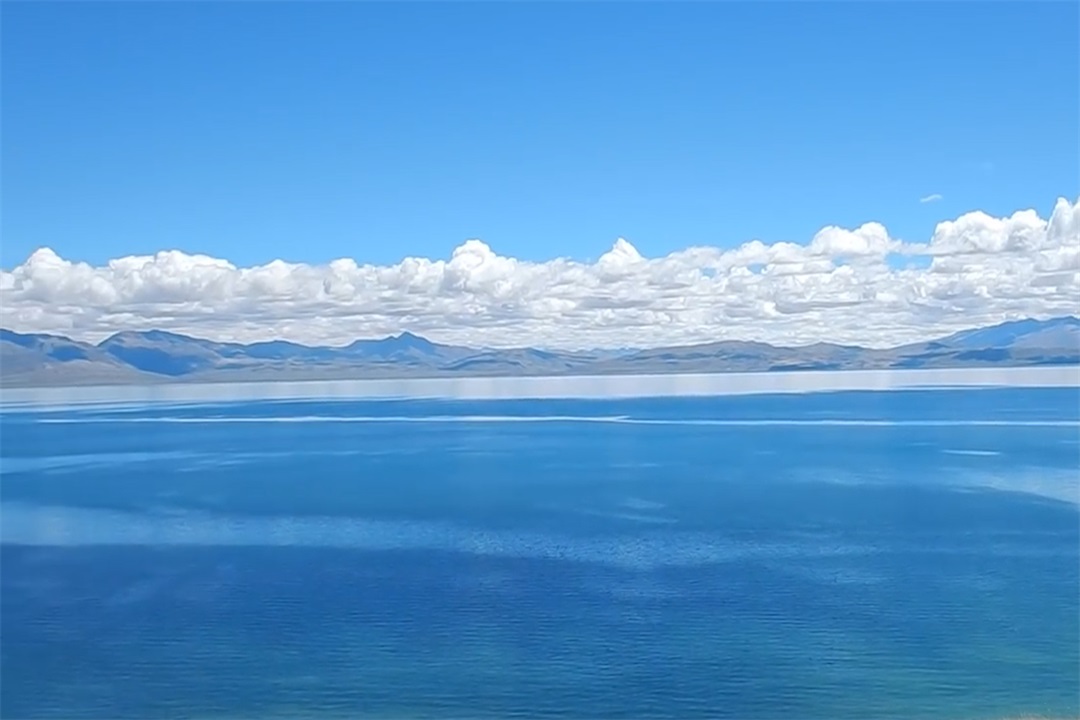 感受阿里的辽远,开阔,苍茫,质朴,这里是山的故乡,鹰之乐园!