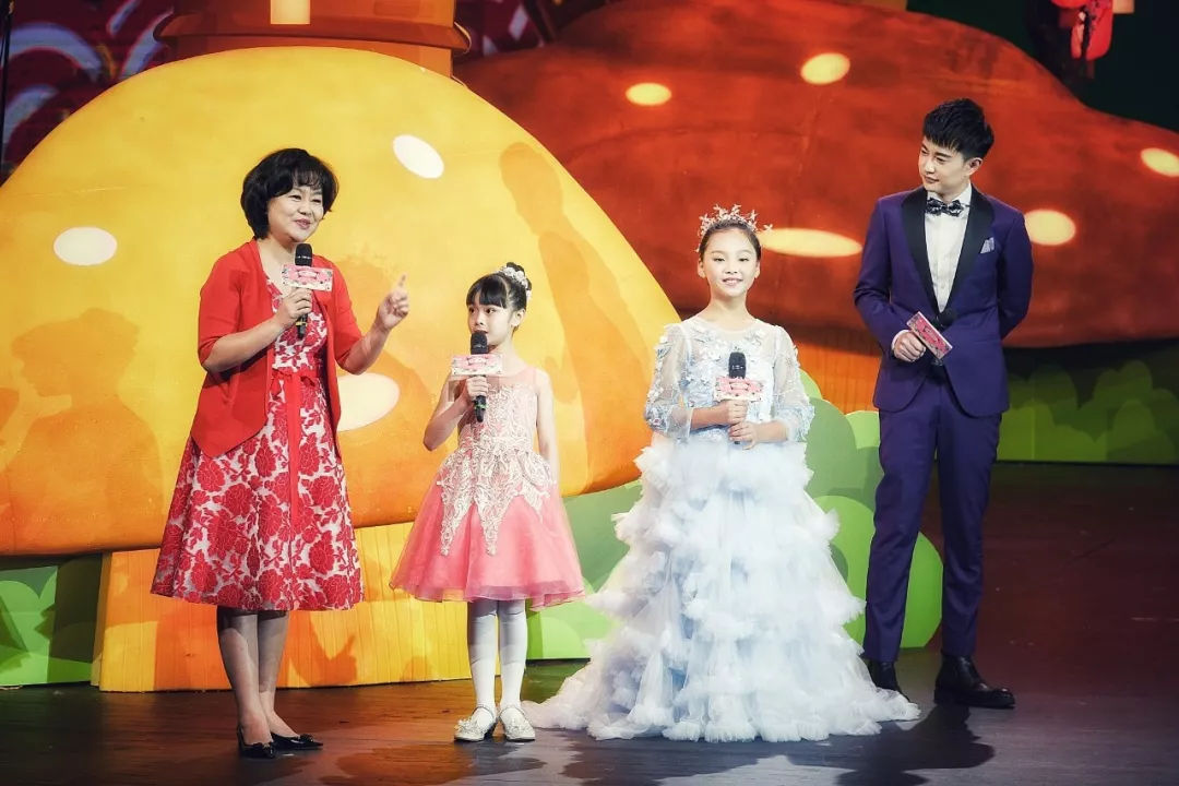 【节目征集】2019年全国青少年儿童春节联欢晚会|央视|晚会|青少年_新浪新闻