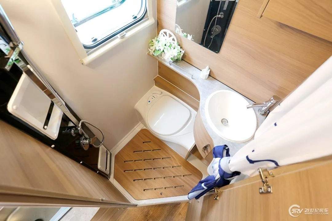 售价5888万元旌航发布依维柯593Ⅳ自行式房车