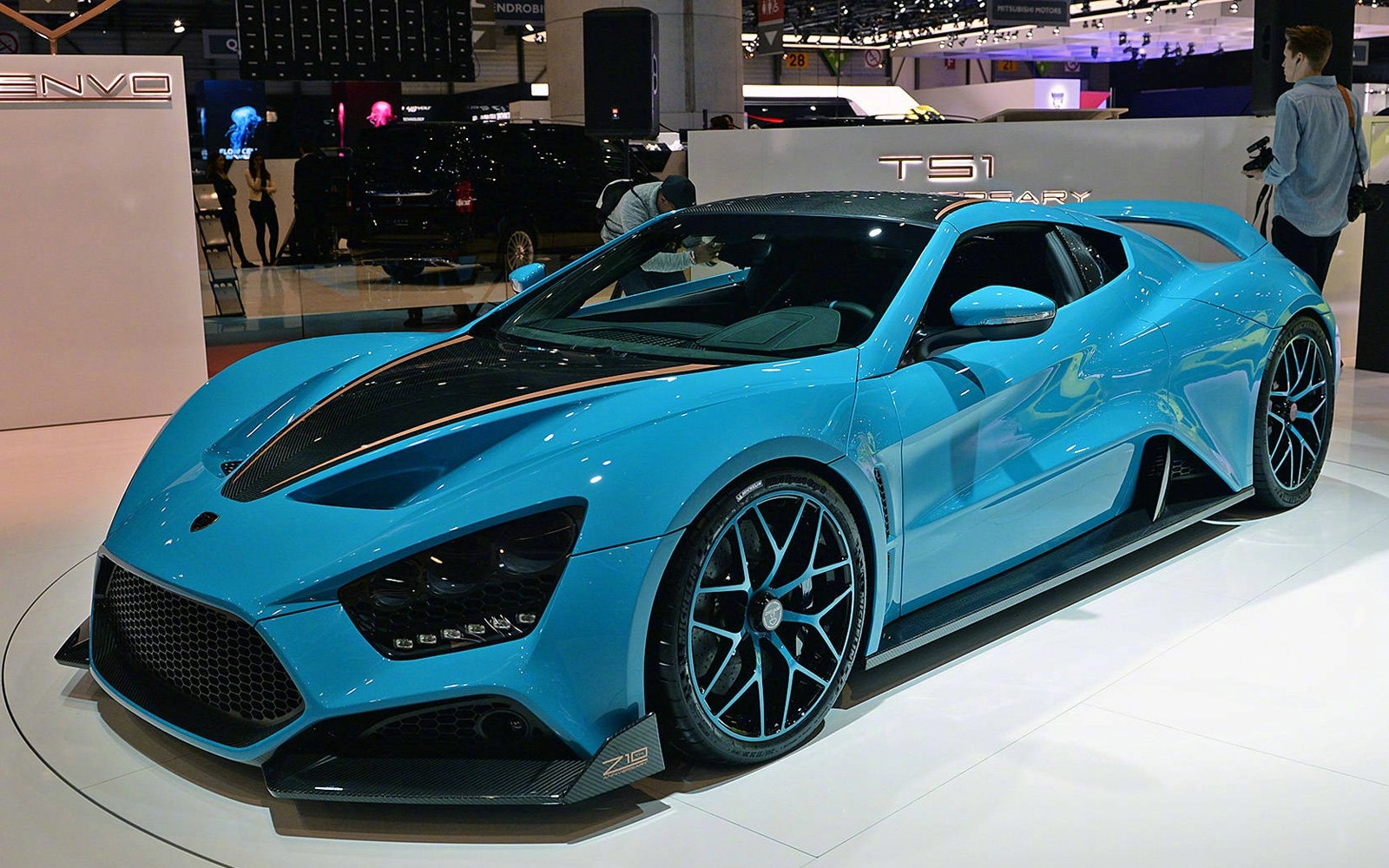 三枚超跑——帕加尼huayra roadster   科尼塞克regera   zenvo ts1 g