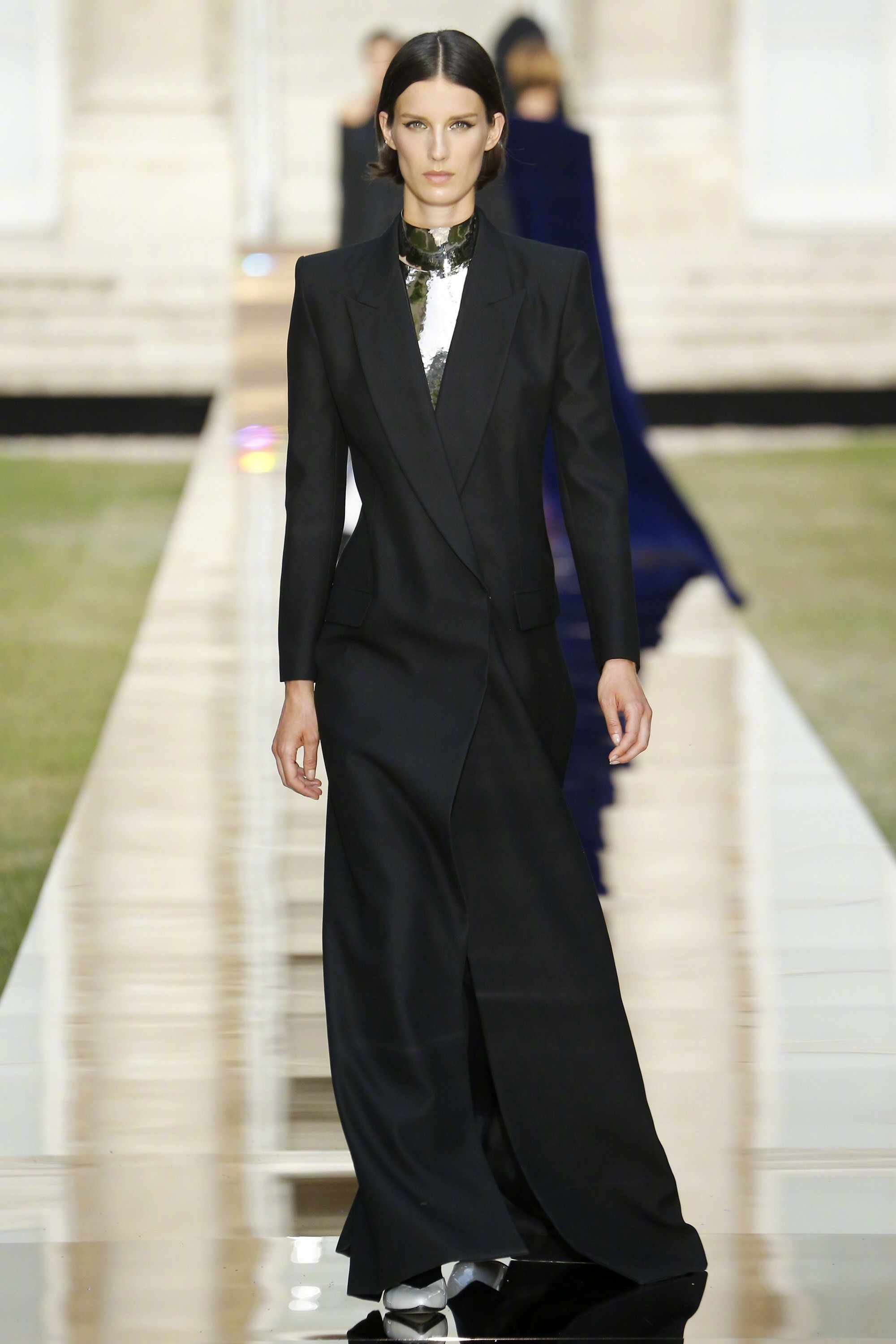 givenchy(纪梵希)2018秋冬高级定制系列大秀——-本季主题致敬年初