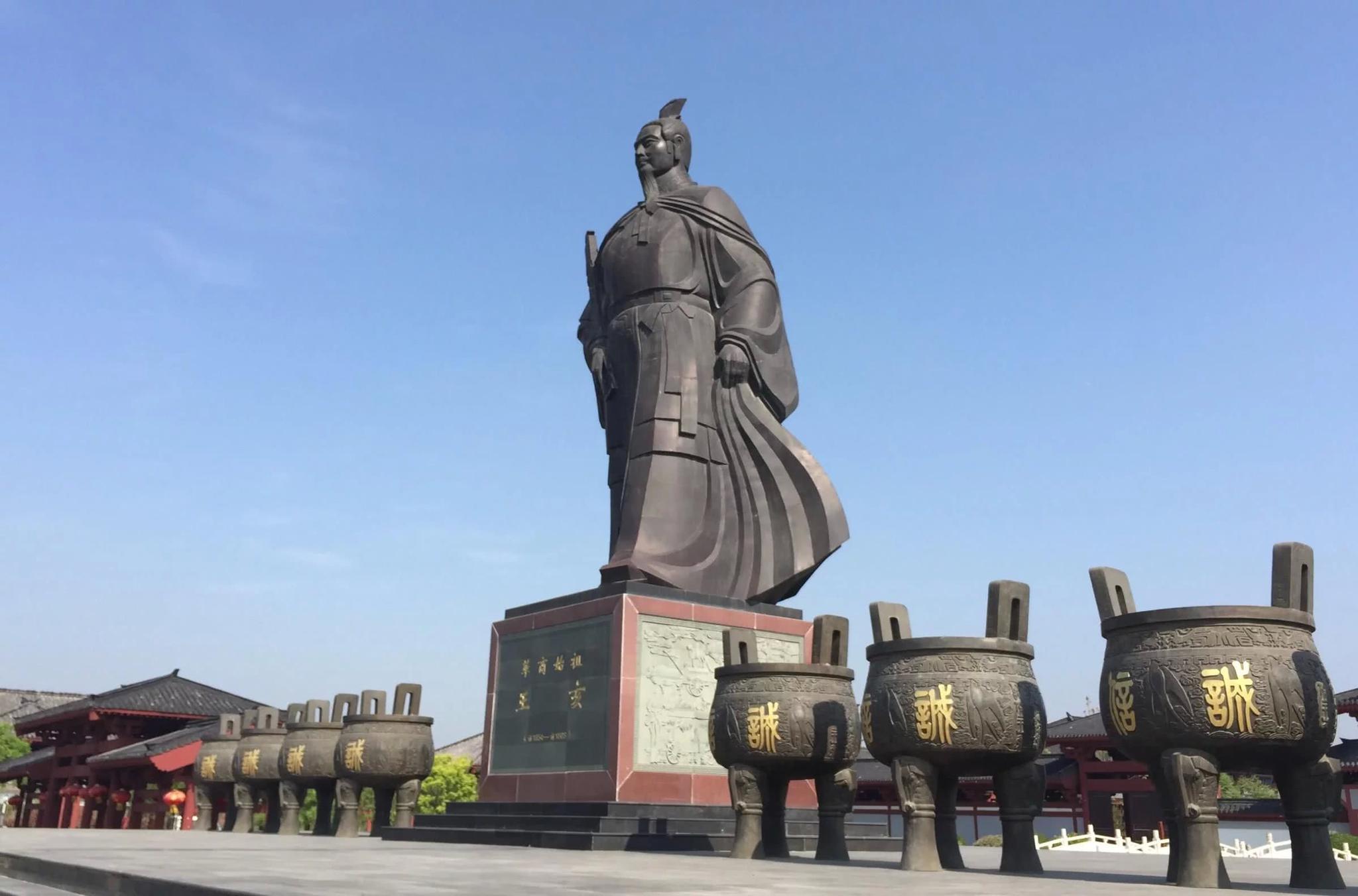 商丘位居全国18个百亿斤产粮大市,被誉为"豫东粮仓".