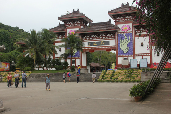 有导游会和我们提前联系,到南山寺之后导游会讲一下集合时间和一些