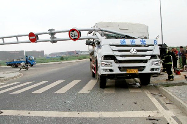 如何避免卡车碰撞限高杆,这些办法很实用