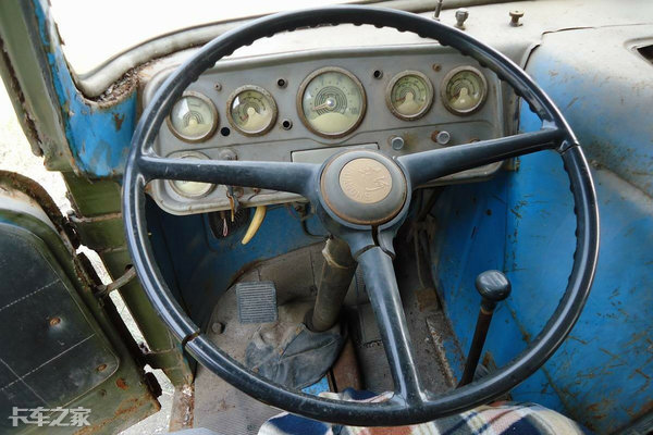 黄河jn150重型汽车它的诞生结束了中国不能生产重型汽车的历史,开启了