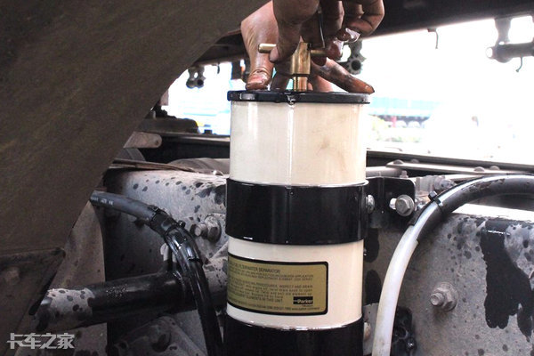 小心别让发动机"喝水",卡车油水分离器你选对了吗?
