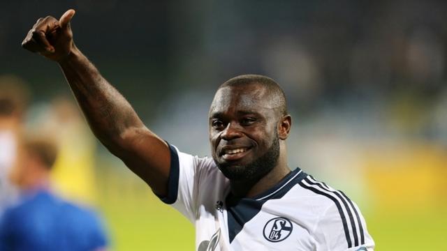 德国足球首位黑人国脚:醉酒携2女回家,妻子气得要砍人