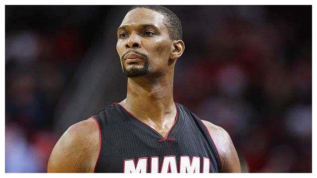 波什这一举动让湖人内线彻底升级,詹姆斯乐了