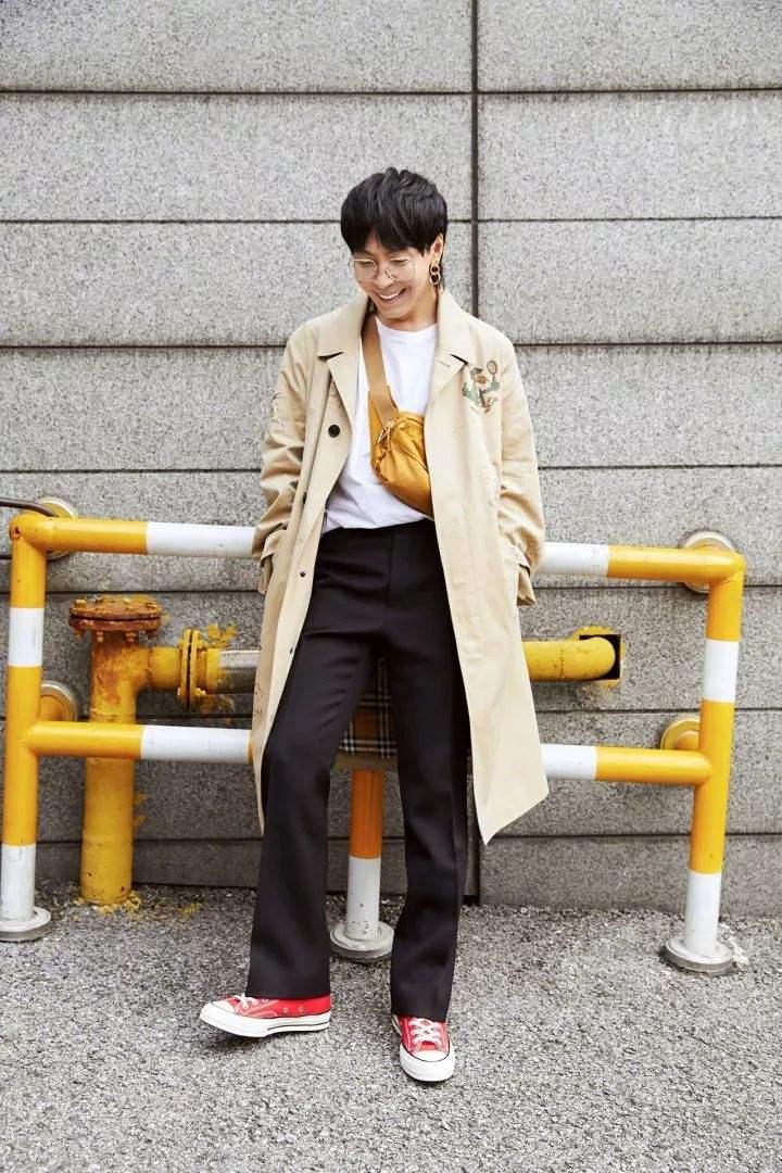 韩火火真够了!格子外套直接把自己穿矮小,网友:偷穿大人衣服?