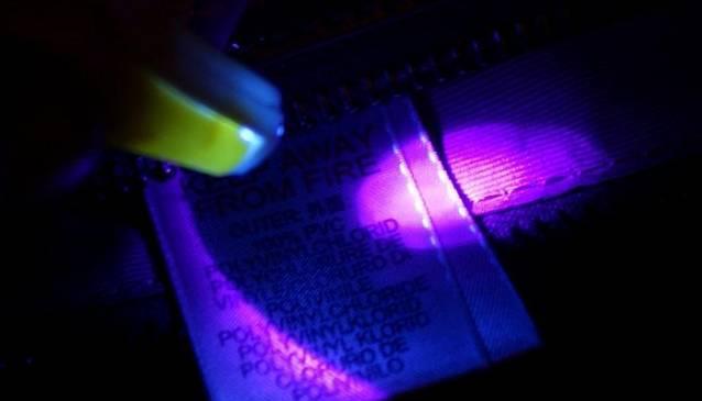 Burberry双肩包假货已泛滥,从这5点入手,在家也