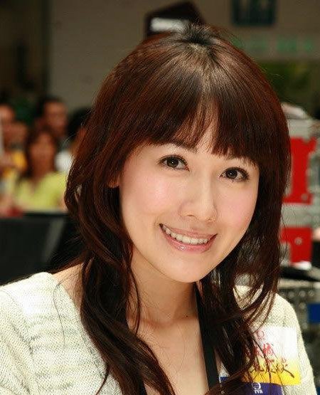 她是港姐出身,戏好颜高却无心上位,却整出"旺夫鼻"只为钓金龟