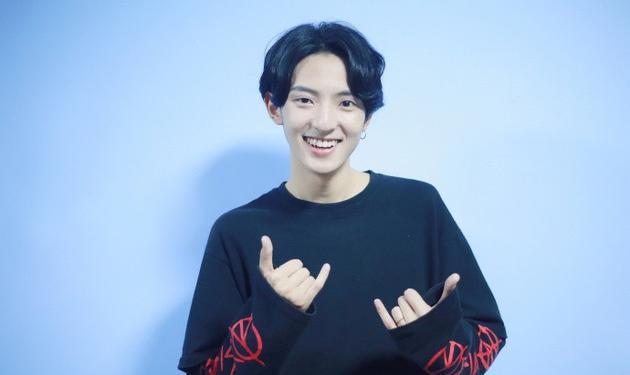 明日之子赵天宇 节目中,杨幂得知赵天宇喜欢自己家的艺人热巴之后就