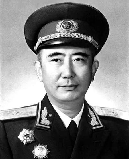 在开国将帅中,以军事理论著称的,元帅中有刘伯承,中将中有郭化若,少将