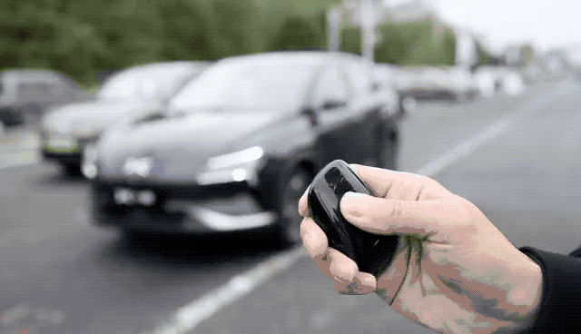 小鹏汽车1.0版无人泊车演示