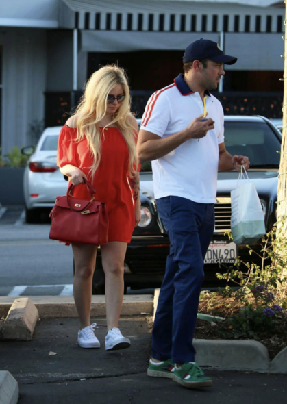 两次婚姻失败仍相信爱情!艾薇儿击退莱姆症复出事业爱情两得意