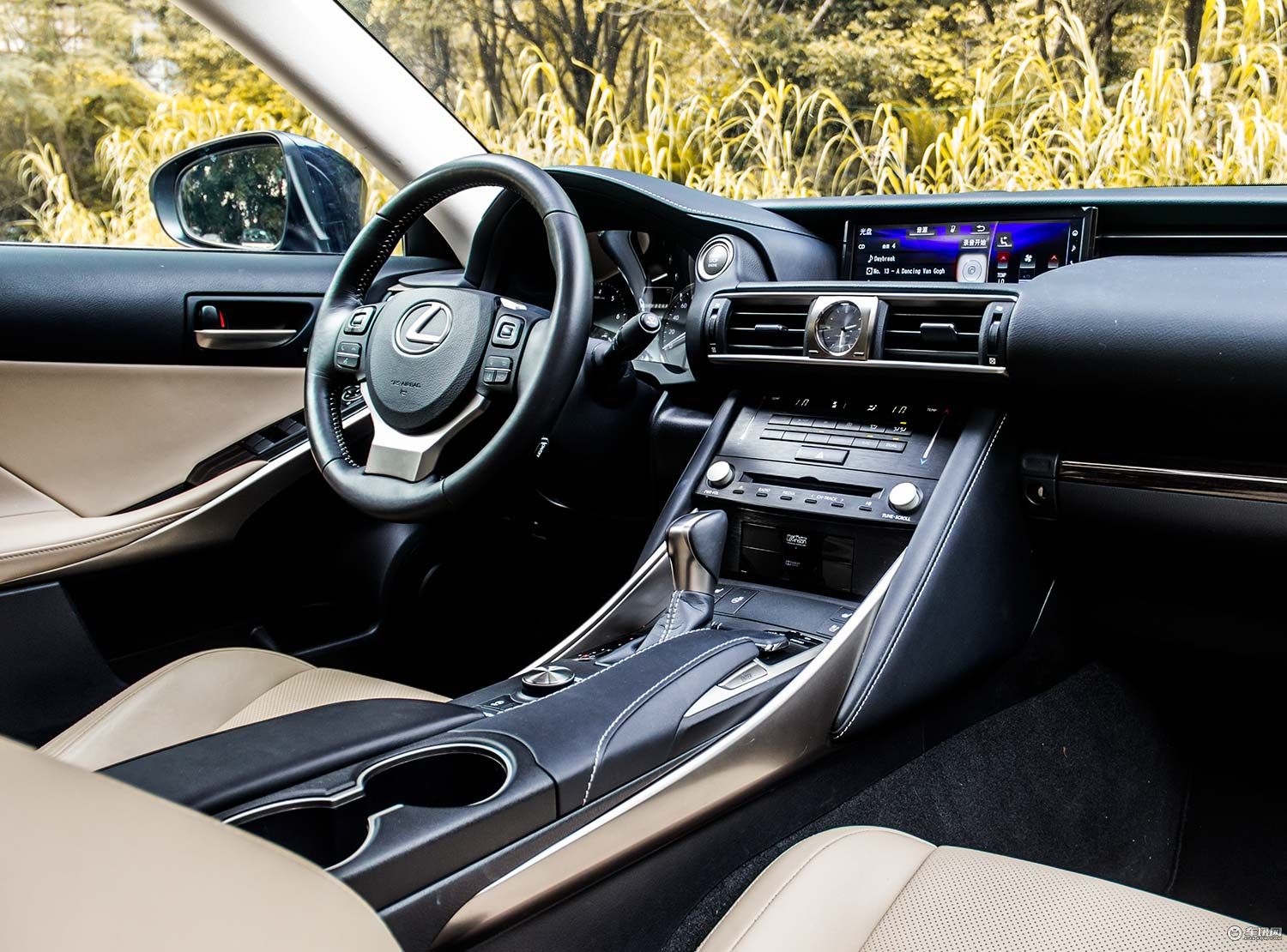 试雷克萨斯is300 高于bba品质 这款后驱性能车年轻人一定喜欢