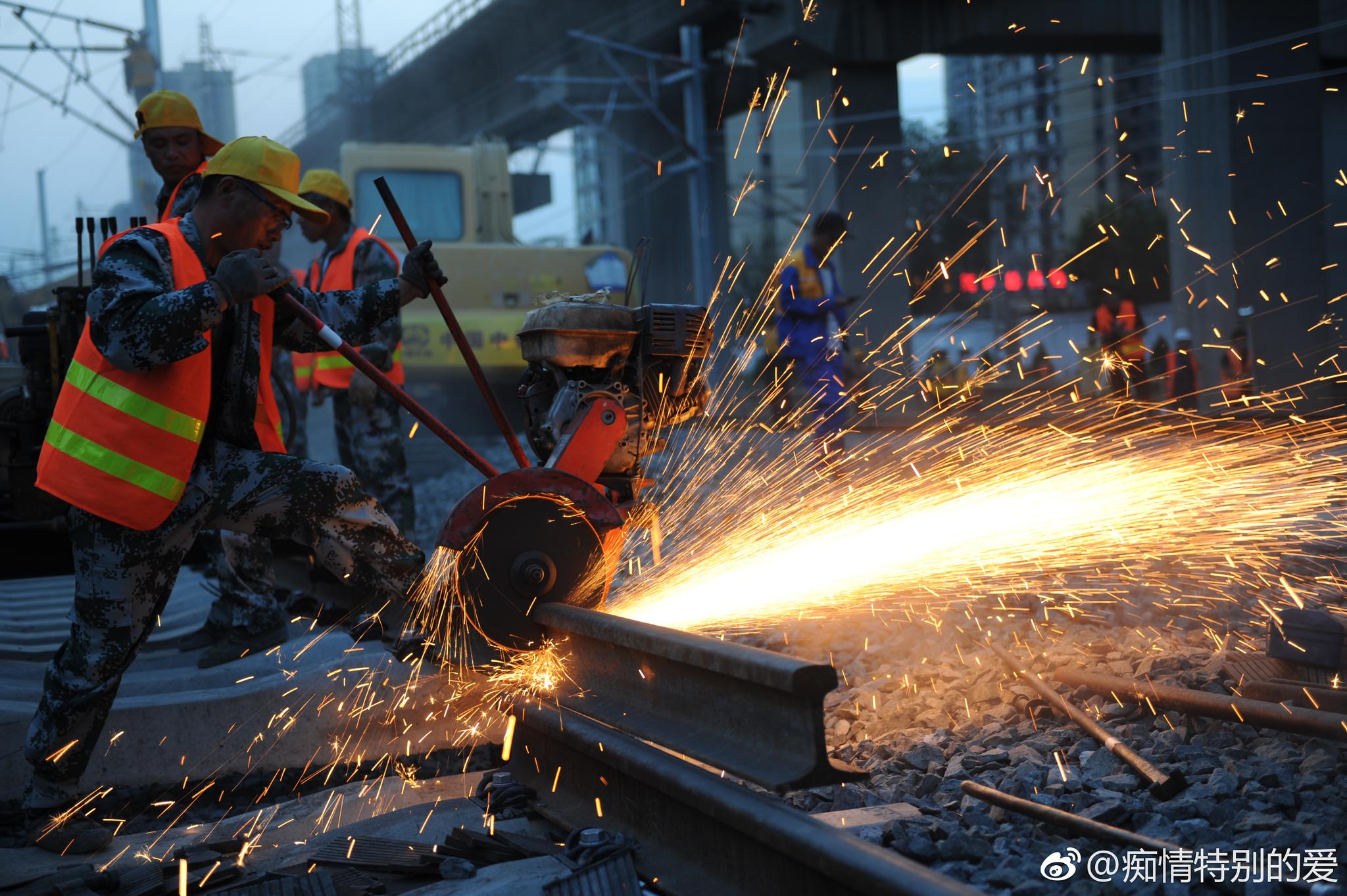 沈阳京沈高铁7小时大转线辛苦了劳动者