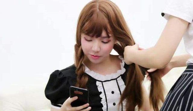 lol:rita女仆装解说 和aj相比谁的女仆装更美?