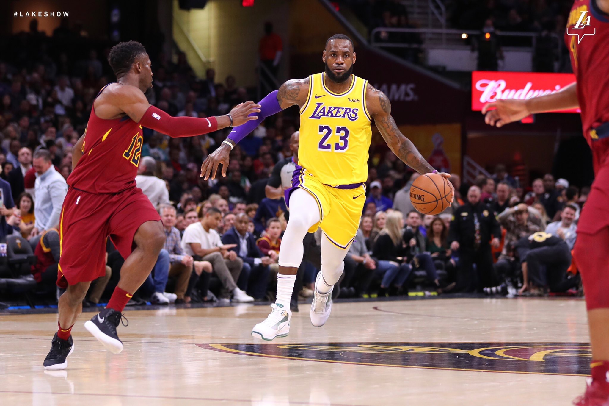 全场比赛结束湖人109:105骑士,这场万众瞩目的回归之战