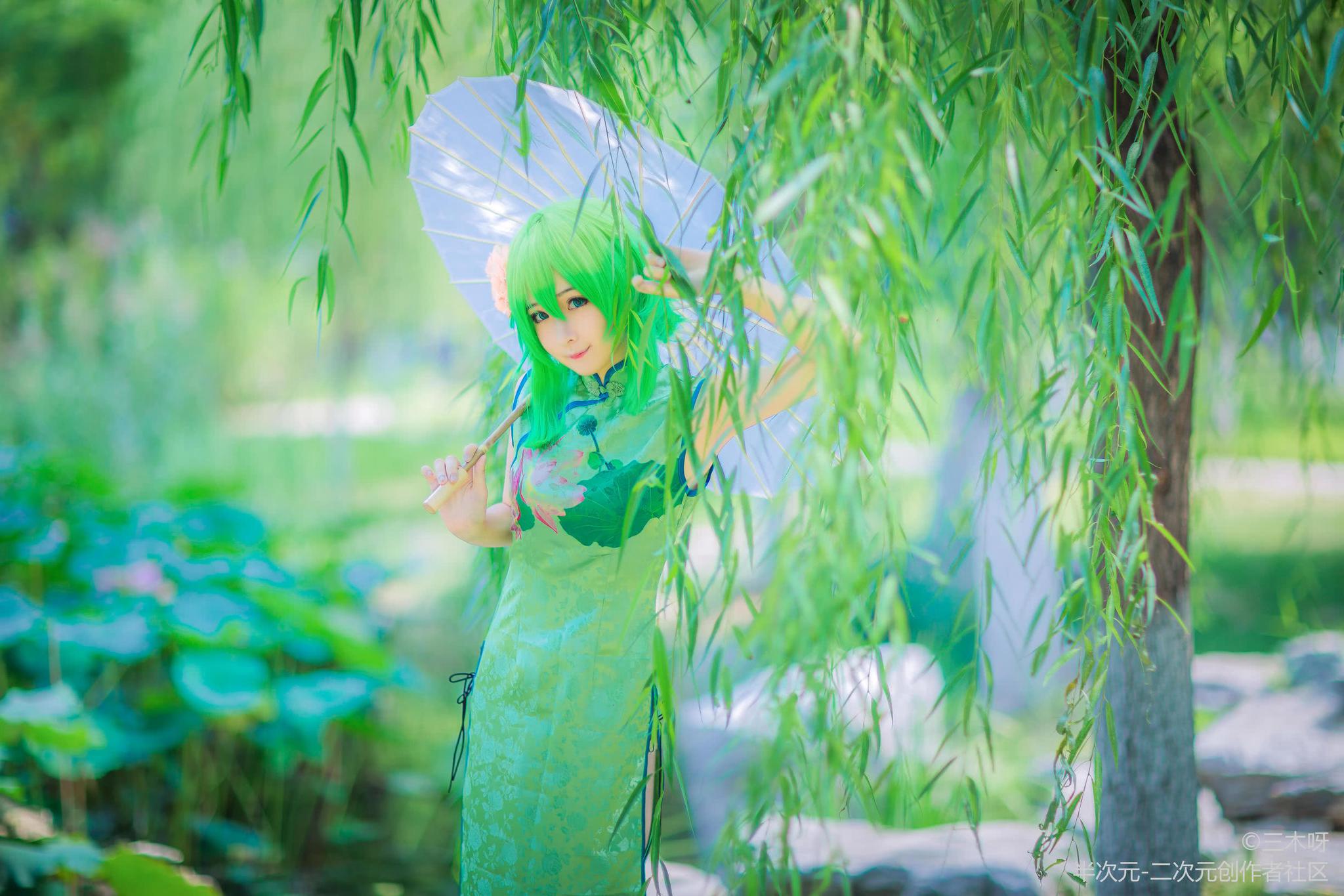 vocaloidgumi旗袍油纸伞下穿旗袍的她好美