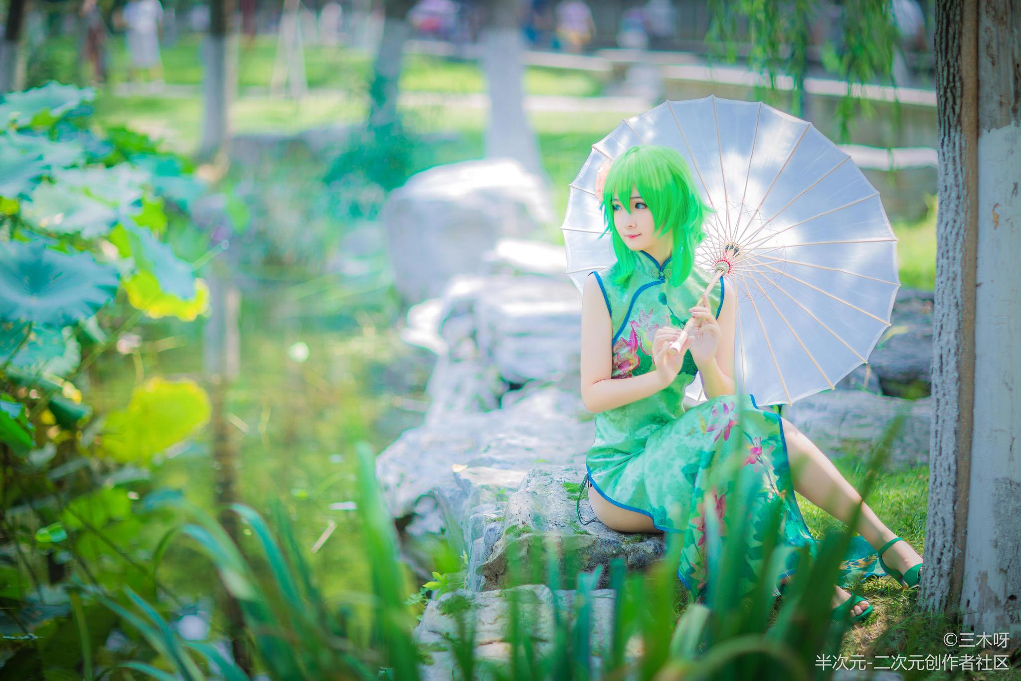 vocaloidgumi旗袍油纸伞下穿旗袍的她好美