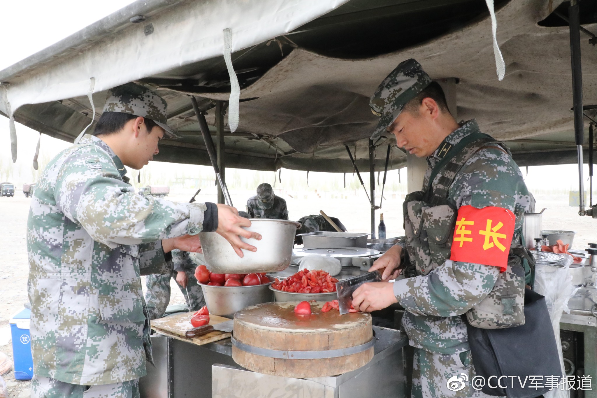 部队每一个岗位都是战位,炊事员也是战斗员,三尺灶台就是我的战斗阵地