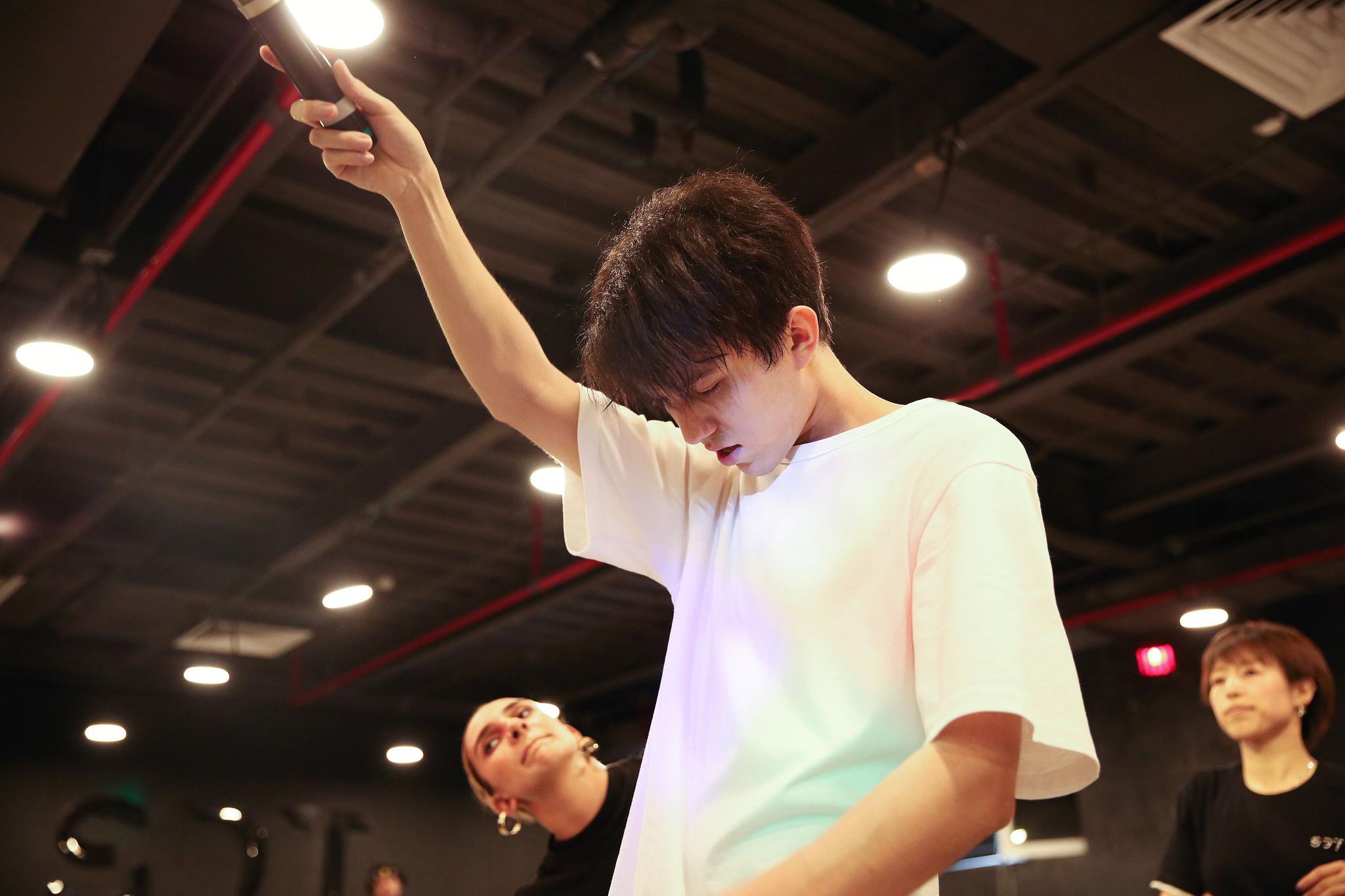 舞蹈天团sdt倾情助力 新歌舞蹈首秀引期待