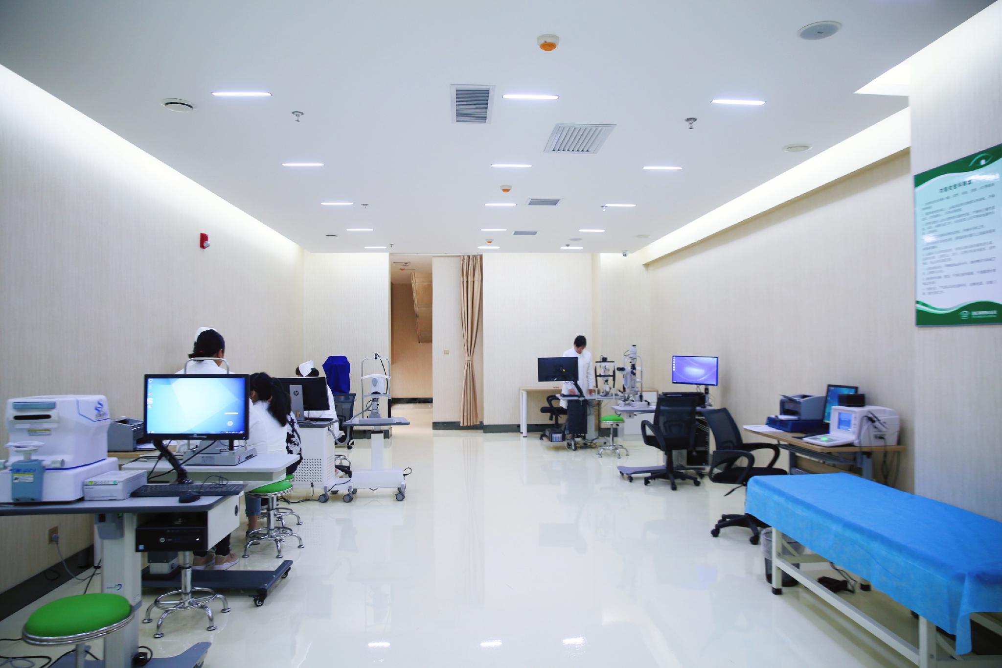 陕西首例超高度近视晶体植入手术明日在西安海翔眼科医院进行