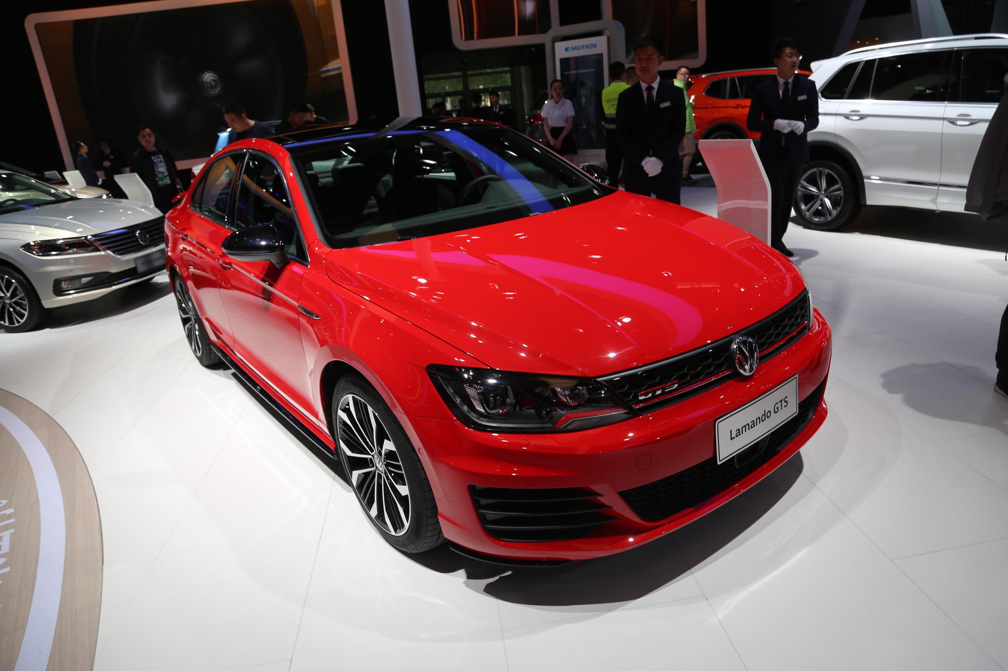 上汽大众凌渡gts,25万级别高颜值性能轿跑,车展实拍!