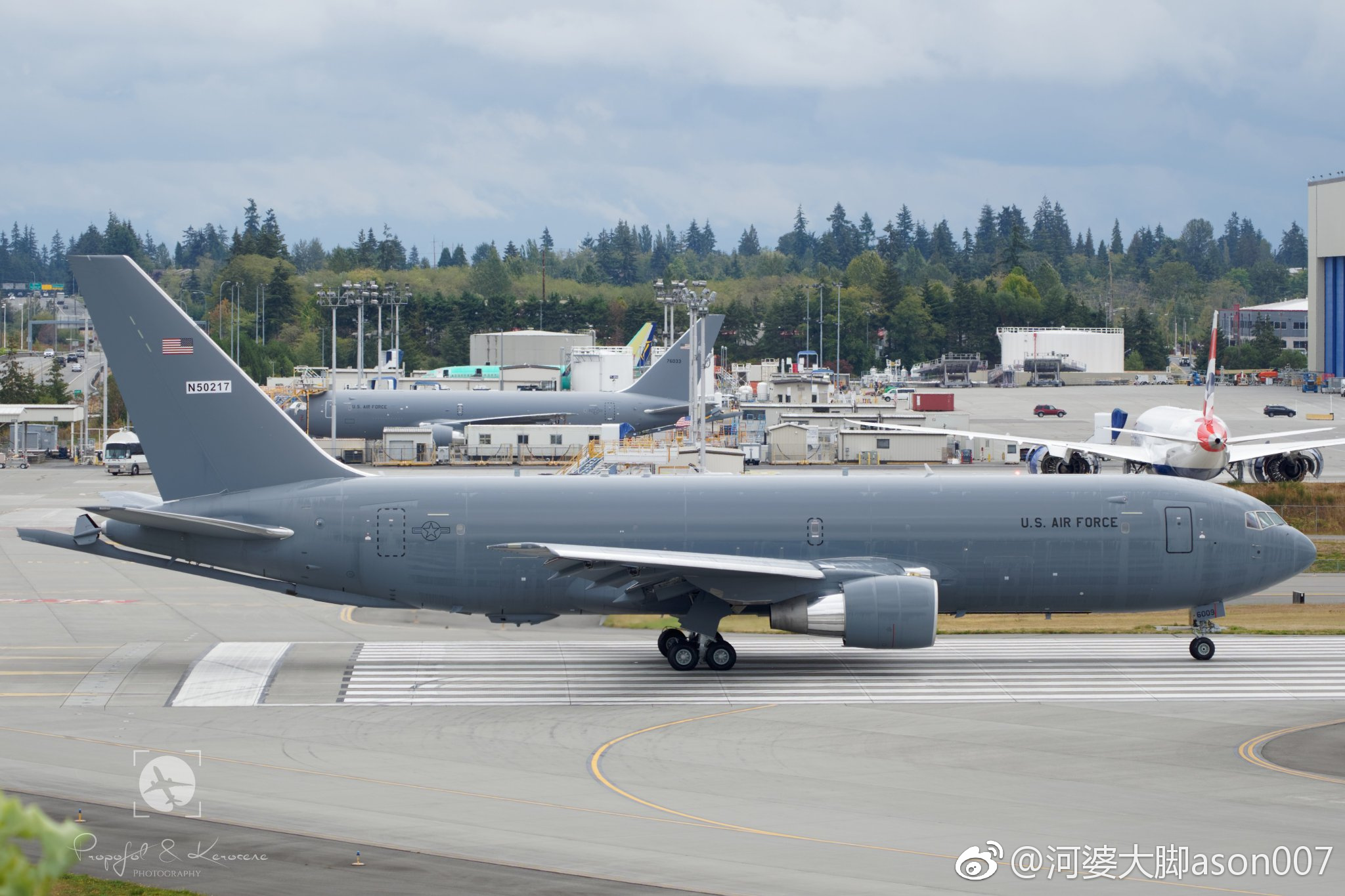 首架波音kc-46a空中加油机交付美国空军