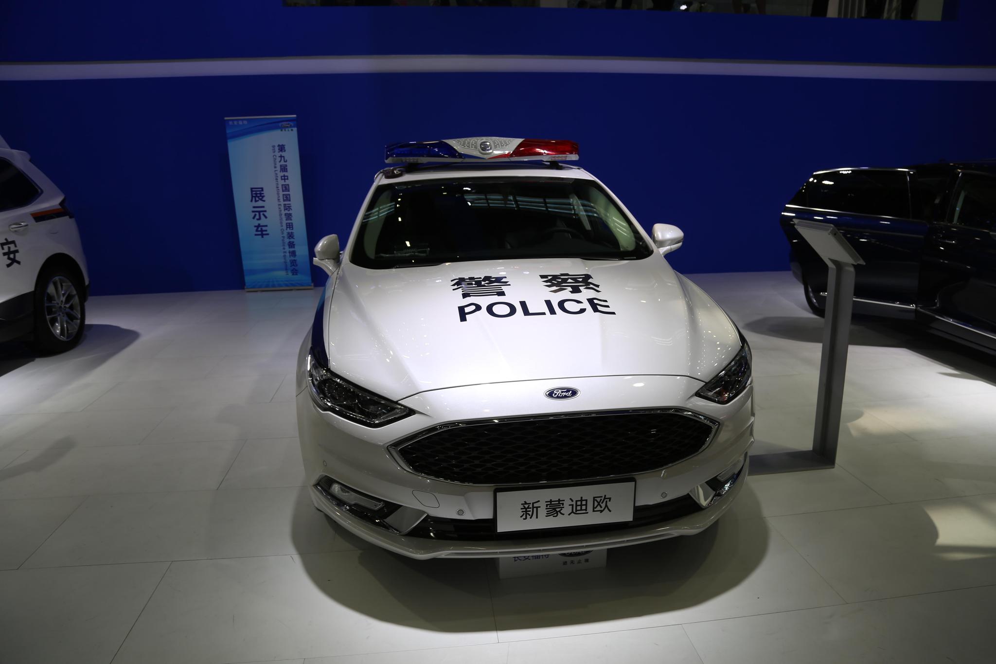 实拍福特-新蒙迪欧警车,中美两国警察最爱的执勤车之一!
