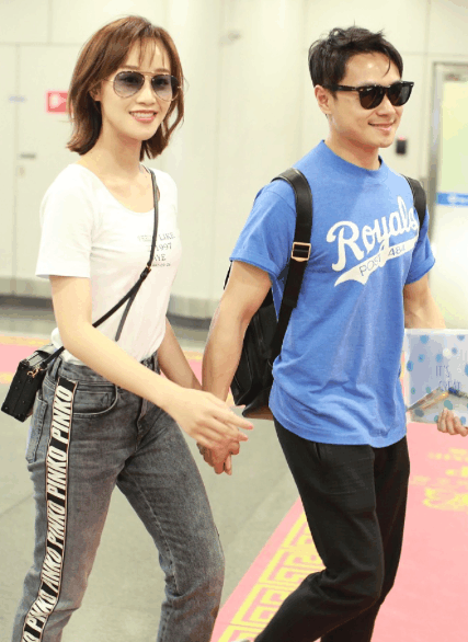 蓝盈莹和曹骏手牵手秀恩爱网友这才是情侣该有的样子