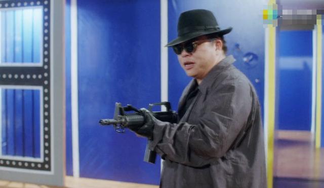 配角除了《逃学威龙》,黄炳耀还与周星驰合作过《赌侠ii上海滩赌圣》