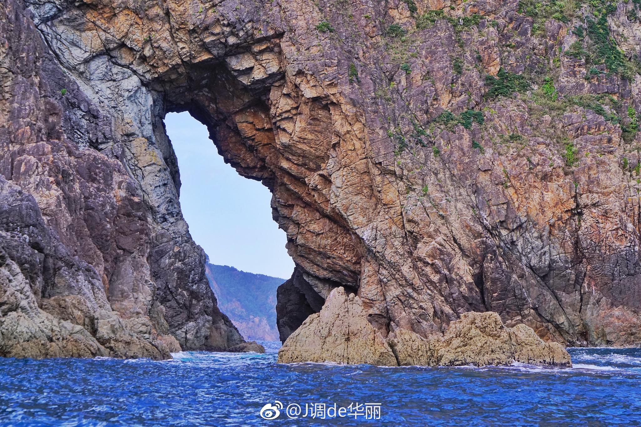 美军核潜艇潜航深度 海底断崖事故真相揭秘