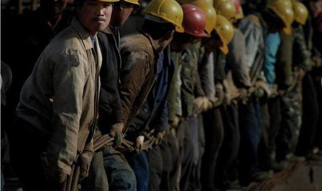 中国农民工生活艰苦,那么外国的农民工,工作生活咋样