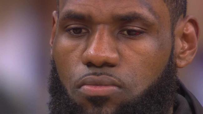 血灌瞳仁杀出29 13 9 詹姆斯打满却换来输18分