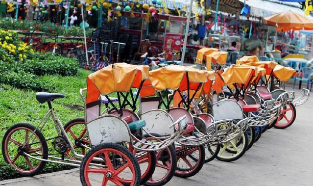 世界上最奇葩的一种交通工具。号称“客先死”中国游客非常钟爱